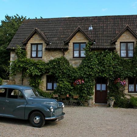 Fosse Farmhouse Holiday Cottages Chippenham  Exteriör bild