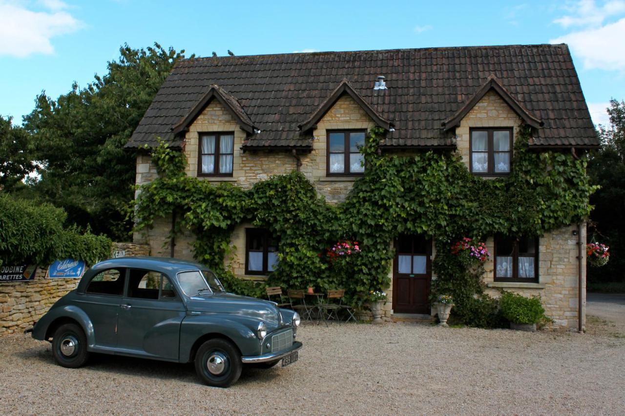 Fosse Farmhouse Holiday Cottages Chippenham  Exteriör bild