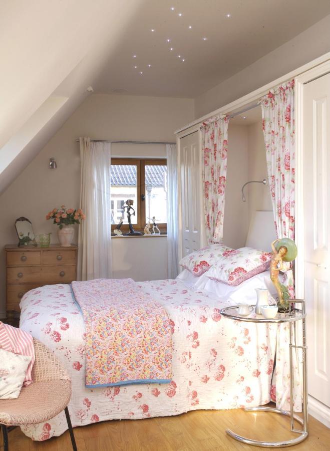 Fosse Farmhouse Holiday Cottages Chippenham  Exteriör bild