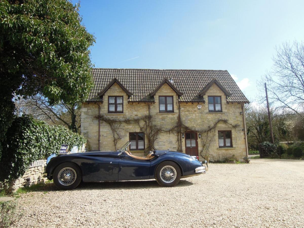 Fosse Farmhouse Holiday Cottages Chippenham  Exteriör bild