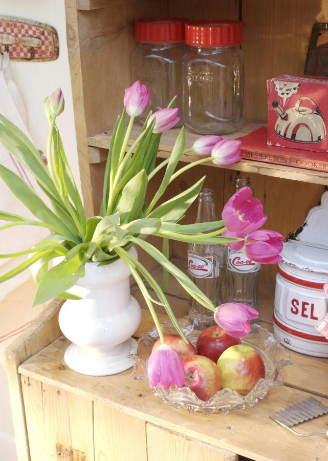 Fosse Farmhouse Holiday Cottages Chippenham  Exteriör bild