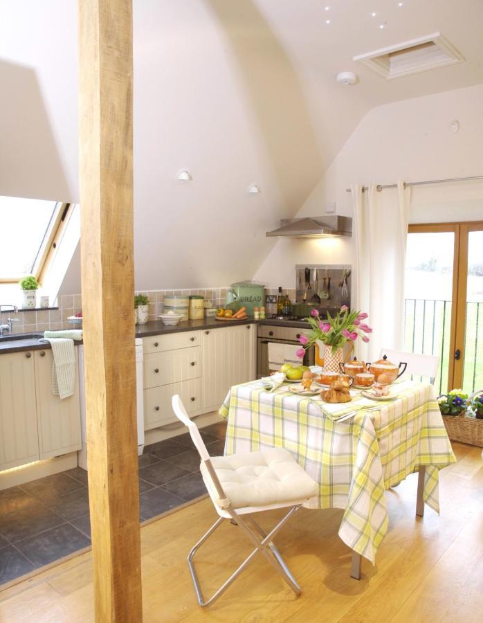 Fosse Farmhouse Holiday Cottages Chippenham  Exteriör bild