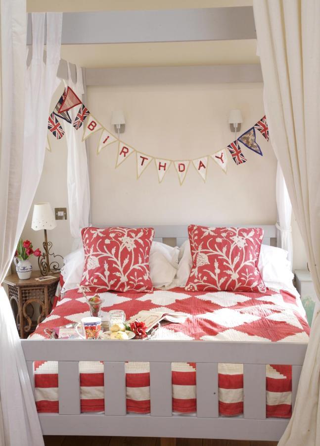 Fosse Farmhouse Holiday Cottages Chippenham  Exteriör bild