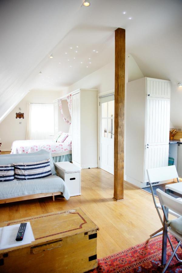 Fosse Farmhouse Holiday Cottages Chippenham  Exteriör bild