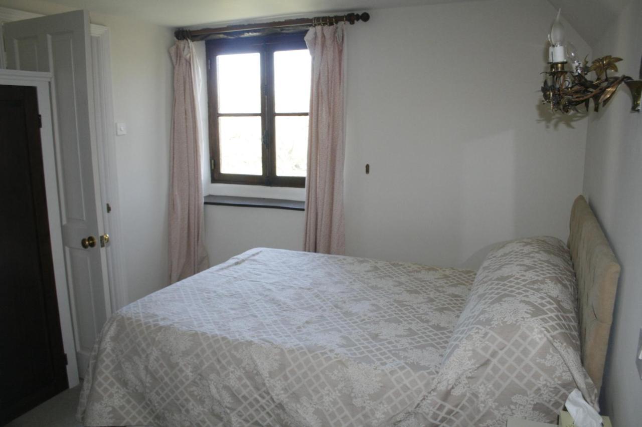 Fosse Farmhouse Holiday Cottages Chippenham  Exteriör bild