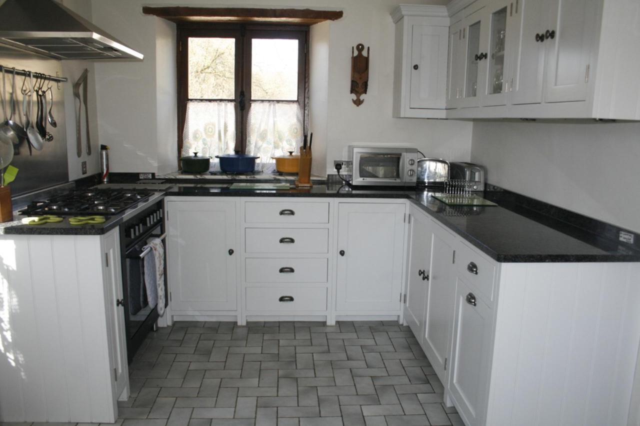 Fosse Farmhouse Holiday Cottages Chippenham  Exteriör bild