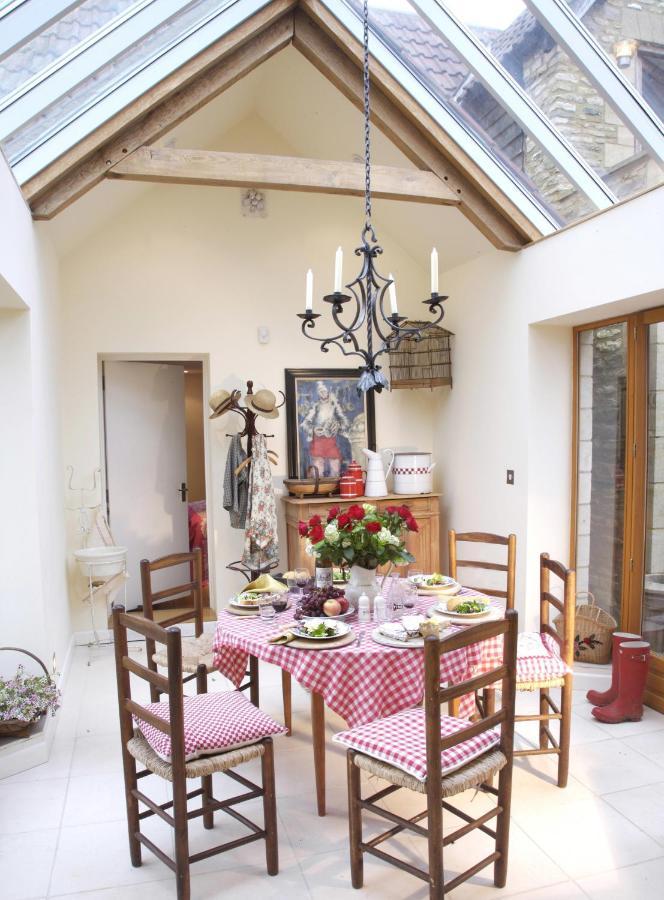 Fosse Farmhouse Holiday Cottages Chippenham  Exteriör bild