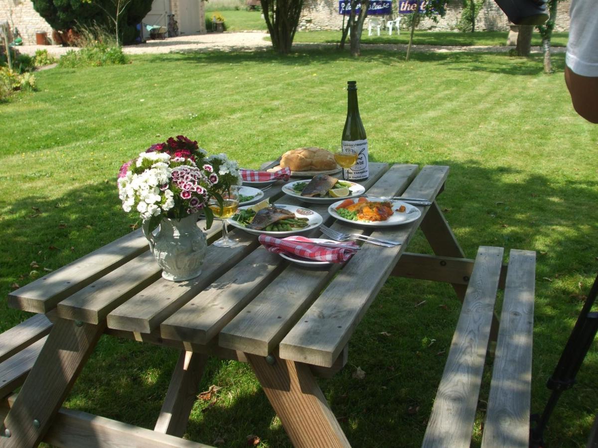 Fosse Farmhouse Holiday Cottages Chippenham  Exteriör bild