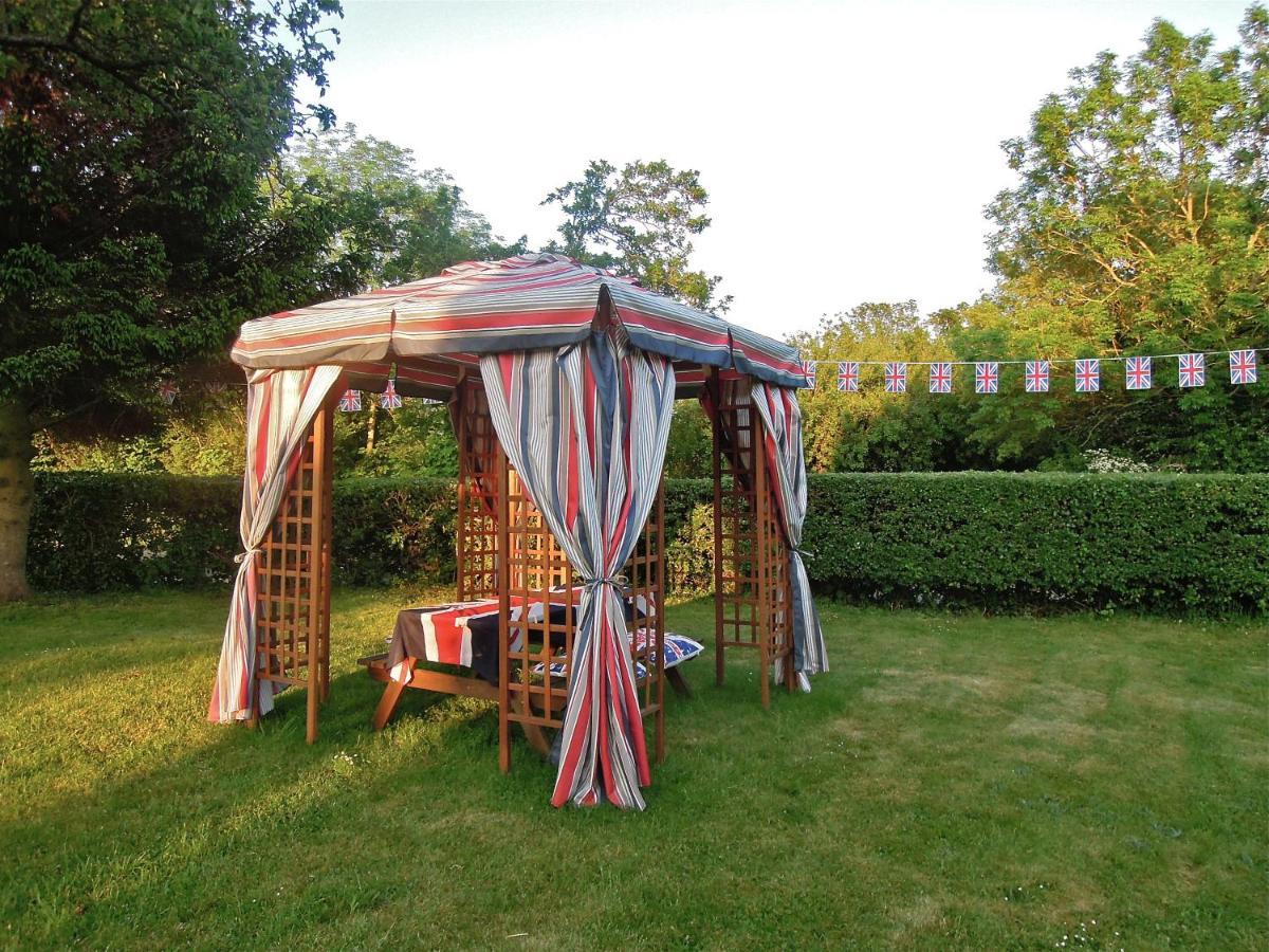 Fosse Farmhouse Holiday Cottages Chippenham  Exteriör bild